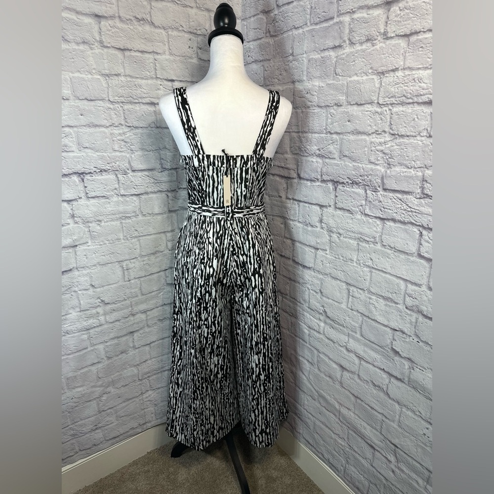 Banana Republic Elegant Black and White Women's jumpsuit 4 petite - Picture 4 of 14
